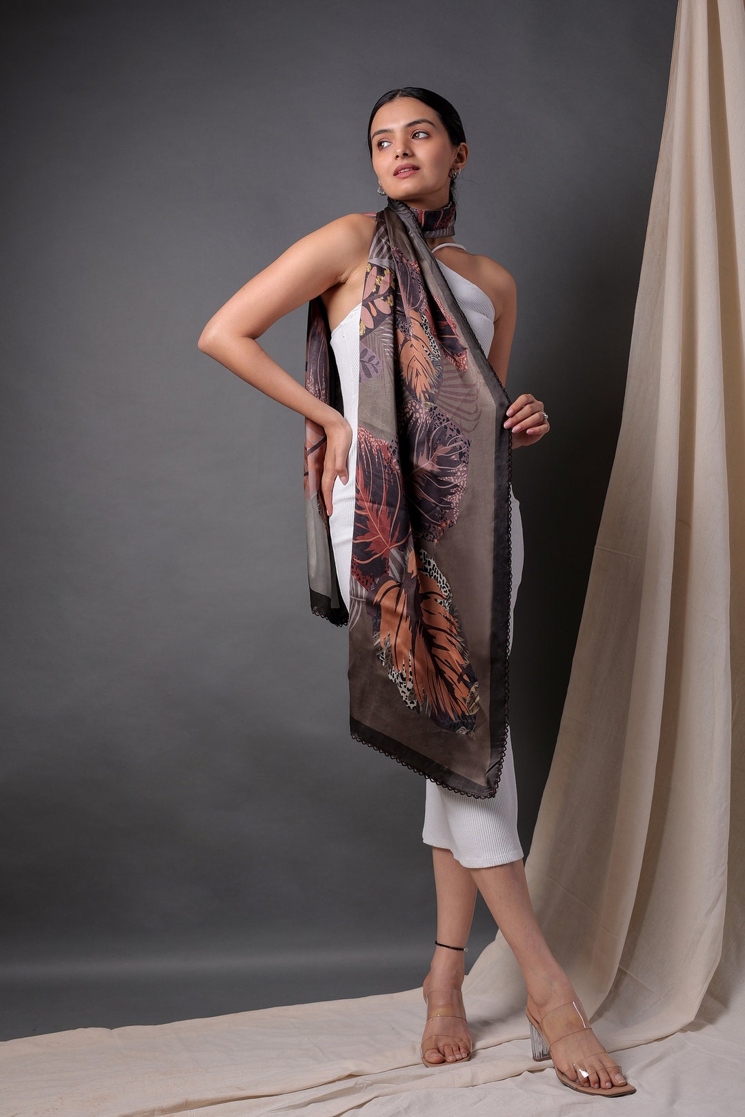 Linnea Green Leaf Scarf