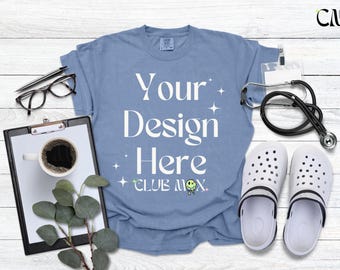 WASHED DENIM Comfort Colors Hemd Mockup, Krankenschwester Mockup, CC1717 T-Shirt, Rn Mockup, Krankenhaus Scrubs Mockup, Doktorhemd Mockup, Medizinischer Bereich, CNA