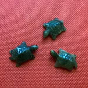 3 Small Hand-Carved Jade Turtle Figurines, Vintage 1970s Old Inventory