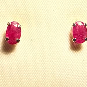 Vintage 1980s 14K Gold Ruby Stud Earrings - 1.08 CTW NOS