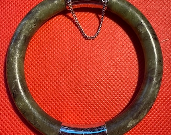 1960s Silver-Toned Hinged "Moss in Snow" Speckled Jade Bangle
