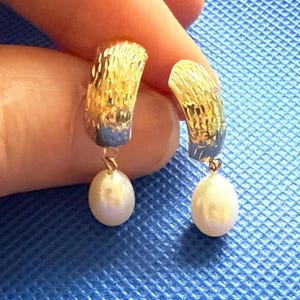 Pearl Earrings With Stylized 14k Gold Bases