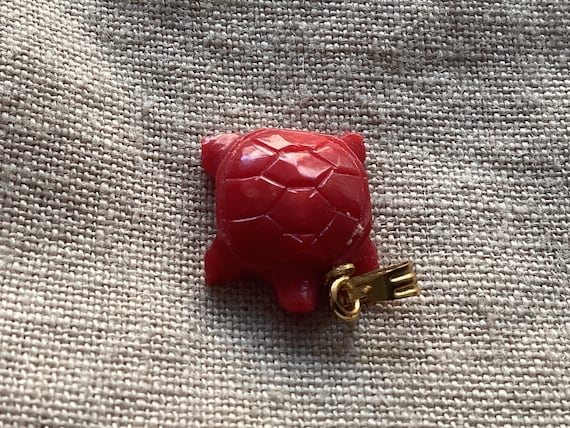 Miniature Turtles, Hand Carved Coral Charms Vinta… - image 2