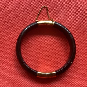 Bracciale in onice nero, cerniera color oro inciso