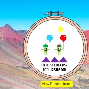 Kreuzstich Stickmuster mit Eicheln mit Smiley Gesicht. Positives Wortspiel, Ballons und Berge - sofort download. Spaß als Geschenk, Karte oder gerahmtes digitales pdf.