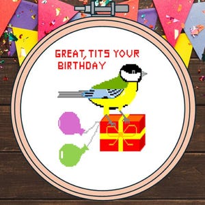 Kruissteekpatroon verjaardag. Koolmees en cadeau direct downloaden. Humor woordspelingen. Leuk jubileumcadeau, ingelijst of kaart: digitale pdf.