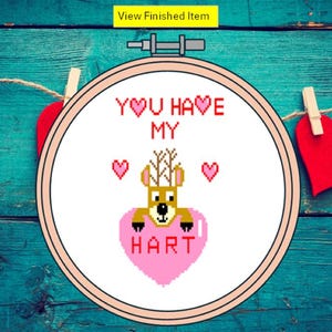Schattig kruissteekpatroon met herten en hart. Leuke woordspeling liefde/romantisch/valentijnskaart instant grafiek pdf-download. Jubileumcadeau, ingelijst, digitaal kaart