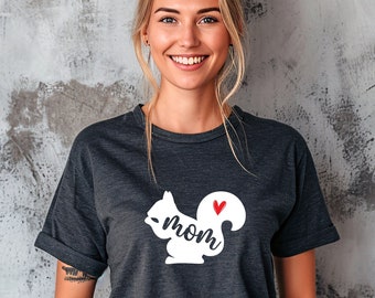 Squirrel Mom T-shirt, Squirrel Mum Tshirt, Mother's Day Gift, Gift for Mum, Funny Squirrel Mama  T-Shirt,  Cute Squirrel Graphic Tee (110)