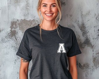Benutzerdefinierte Initial T-Shirt, personalisierte Initial T-Shirt, Initialen Name Buchstabe Shirt, College Shirt, Uni Buchstabe Name T-Shirt (79)