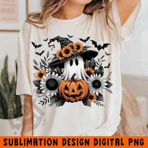 K&ouml;nnte beinhalten: Ein wei&szlig;es Sublimationsdesign mit einem Geist, der einen Hexenhut mit Sonnenblumen und Flederm&auml;usen tr&auml;gt. Der Geist h&auml;lt einen K&uuml;rbis mit einem grinsenden Gesicht.