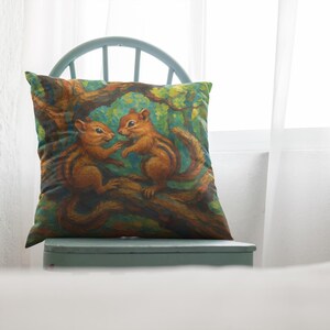 Almohada de ardillas jugando en un árbol, cojín decorativo con animales adorables, cojín decorativo con animales del bosque, decoración para el hogar con criaturas del bosque, naturaleza