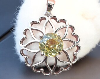 Colgante de zafiro amarillo natural de 32 quilates / Diseño floral redondo / Joyería de plata de ley 925 / Regalo para ella / Elegante collar de plata