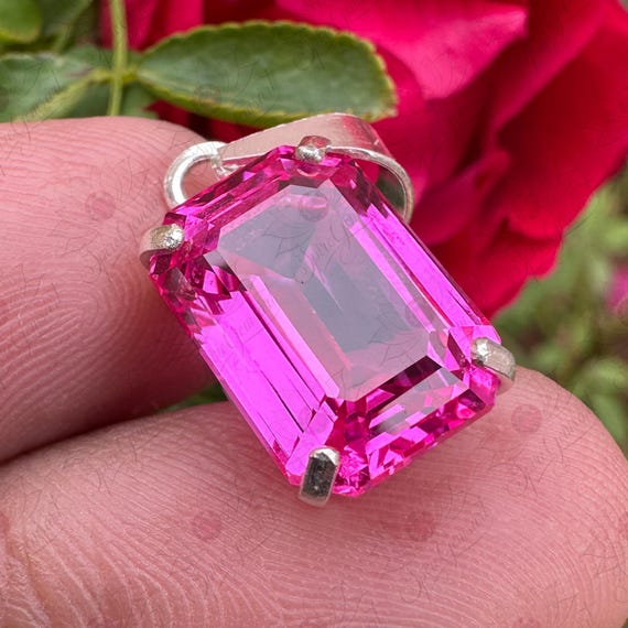 Pendentif Saphir Rose Naturel 40 Carats - Coupe émeraude - Argent 925 Massif - Neuf Sans Boîte