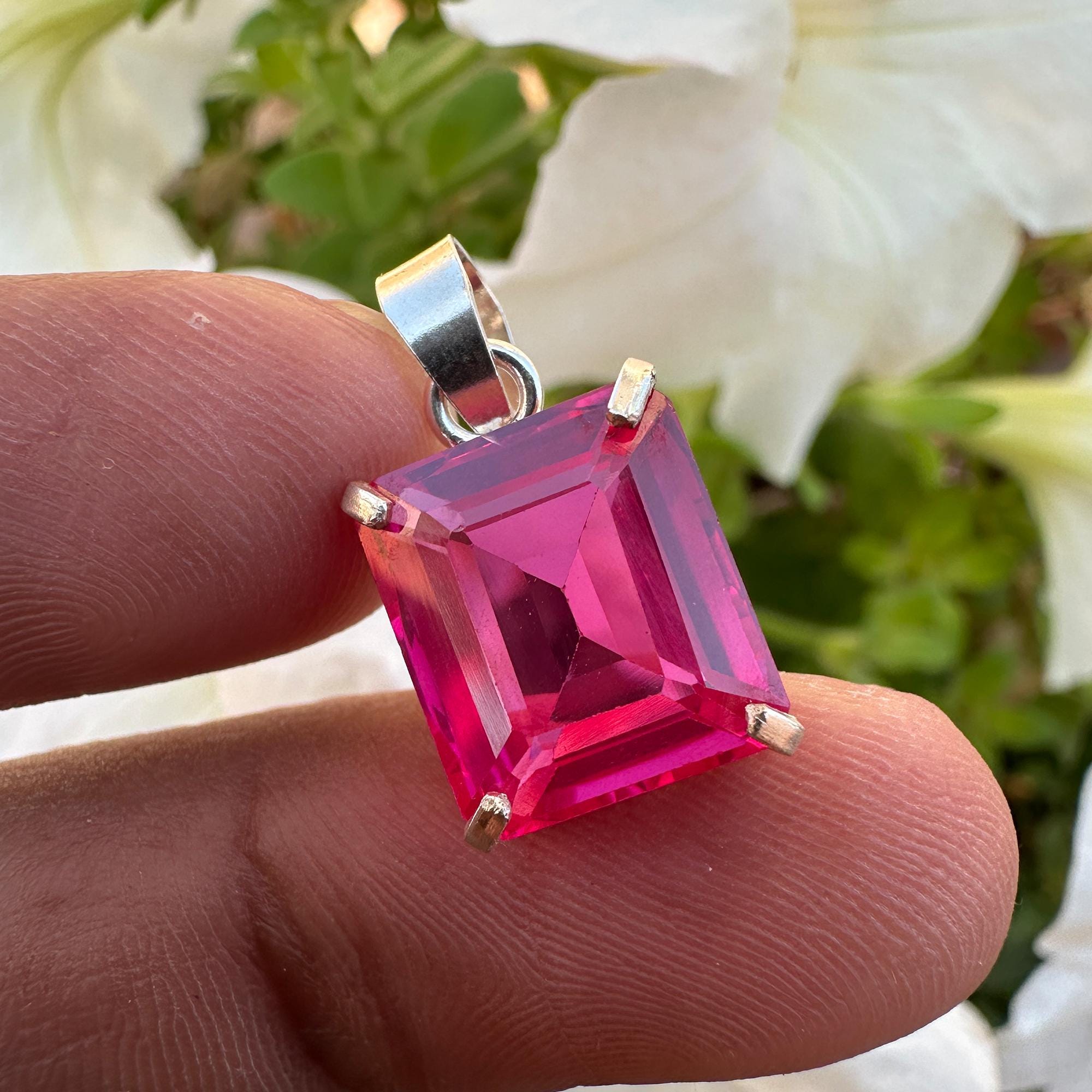 Pendentif Saphir Rose Naturel 23 Carats En Argent 925 - Coupe émeraude - Certification AGL - Neuf Sans Emballage