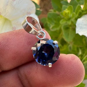 Natuurlijke blauwe saffier edelsteen 925 sterlingzilveren hanger 8,50 CT ronde vorm handgemaakte sieraden hangend cadeau vrouwen speciale gelegenheden