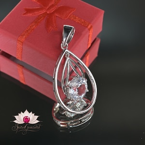 Pendentif en argent sterling 925 avec saphir blanc naturel, 34,05 carats, pendentif bijoux design en forme de poire, cadeau élégant pour elle