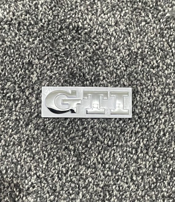 Emblema Posteriore Volkswagen GTI Originale - Cromo E Rosso, Codice 5G0853675ACJZQ - Foto 4