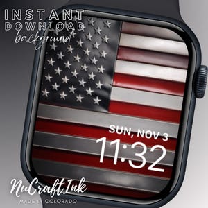 Könnte beinhalten: Ein digitales Zifferblatt mit einem amerikanischen Flaggen-Design. Die Flagge ist aus Metall und hat einen Used-Look. Das Zifferblatt zeigt auch Datum und Uhrzeit an: So, 3. Nov. 11:32. Der Text "NuCraftInk MADE IN COLORADO" befindet sich am unteren Rand des Zifferblatts.