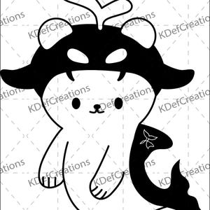 Puede incluir: Ilustración de dibujos animados en blanco y negro de una criatura con cara de oso y cola de pez. La criatura lleva una máscara negra y tiene un diseño de mariposa en la cola. El texto "KDefCreations" se repite alrededor de la imagen.
