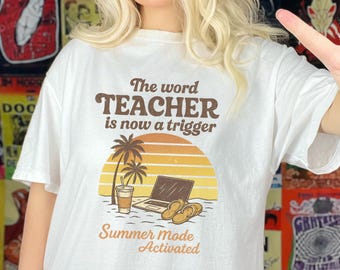 Distressed Last Day of School PNG, End of Year Teacher Design (Digital Download)