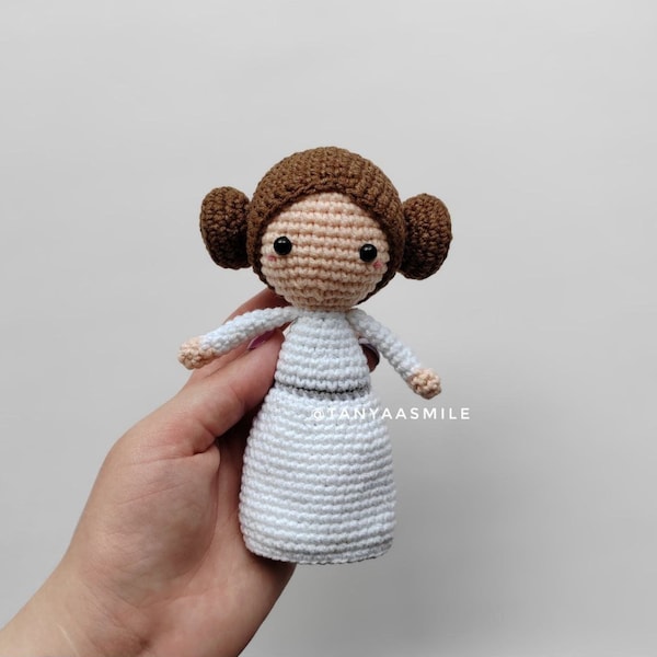 Amigurumi pattern Leia, English pdf file, 13 cm doll, princess crochet, crochet heroes, amigurumi pattern, crochet cute doll