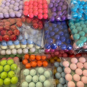 A variety of colors to choose for your design. Ask me for the color you want and the combination.