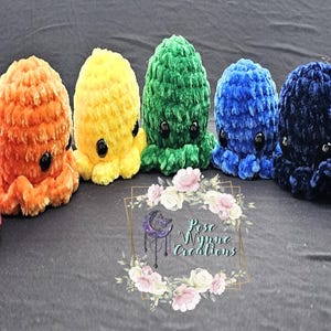 Handmade Crochet Octopus Plushie, Soft Toy, Amigurumi Gift, Cute Stuffed Animal, Ocean Creature, Room Decor, Emotional Support Octopus