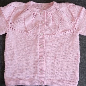 Cardigan rosa per bambini fatto a mano: maglione per bambini fatto a mano