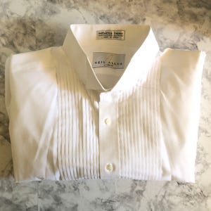 Neil Allyn Men&#39;s White Tuxedo Dress Shirt with Winged Tips and Pleated Front (L)