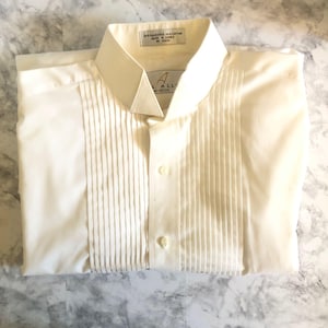 Neil Allyn Men&#39;s White Tuxedo Dress Shirt with Winged Tips and Pleated Front (M)