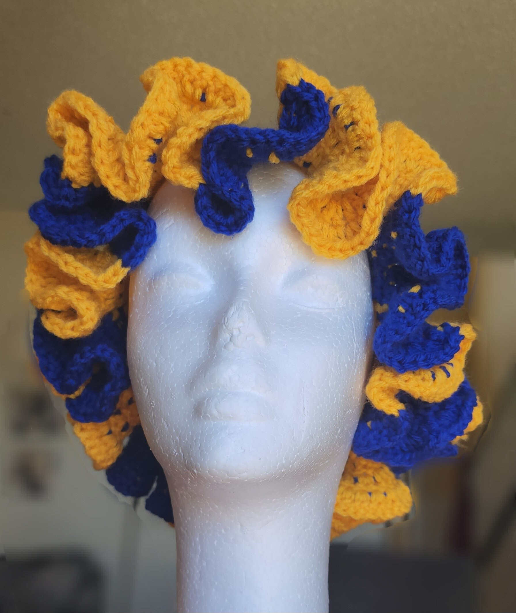 Royal Blue and Varsity Gold Spiral Crochet Ruffle Bucket Hat  display picture 3