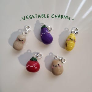 Gemüse Anhänger || Tomate, Aubergine, Kartoffel, Mais und Erdnuss || Handgefertigte Polymer Clay Schlüsselanhänger