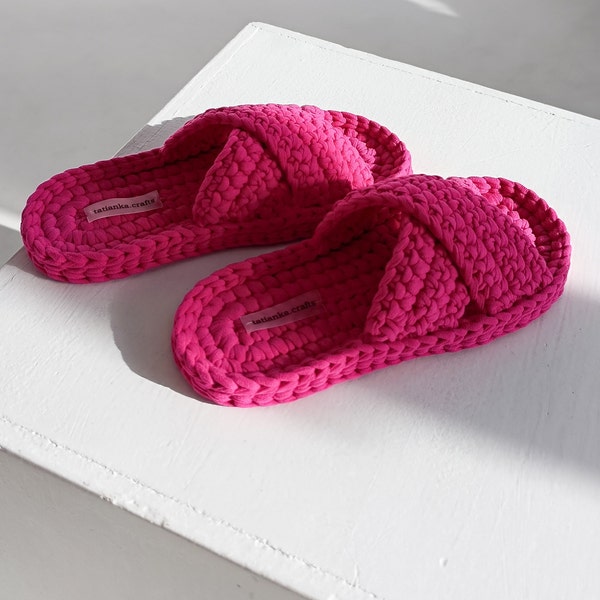 Luxe handgemaakte damespantoffels: comfortabele schoenen voor thuis, ideaal cadeau voor verjaardag of housewarming