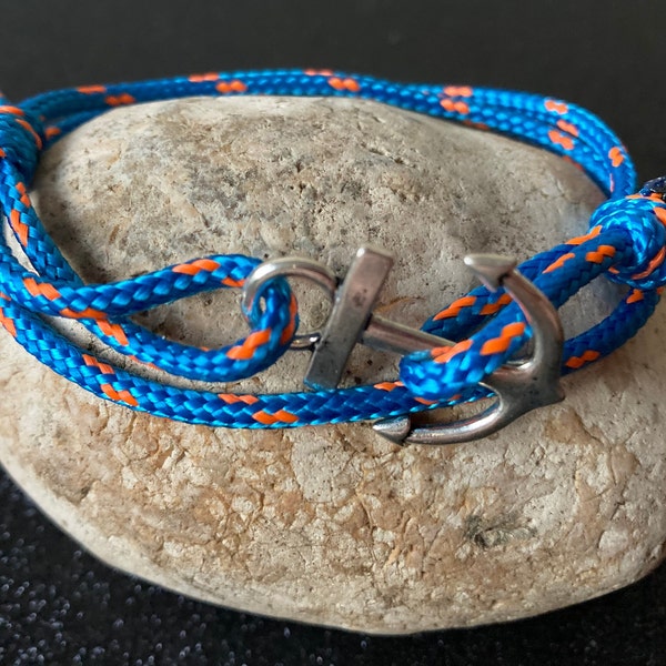 Compas - Bracelet bleu thème nautisme en cordage marin et ancre pour la fermeture.  Réglable par le nœud coulissant.
