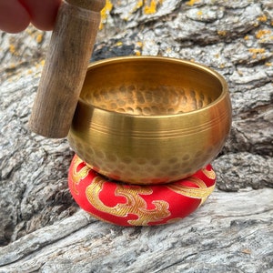 9.5cm Palm small Singing Bowl for sound healing mediation singing bowl authentic buddha bowl for meditation gift set for Christmas
