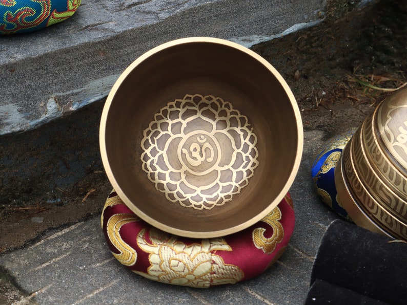 Chakra Meditation Tibetan Singing Bowl