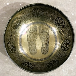 Extra Large Feet Carved Tibetan Singing Bowl,Standing Sound Bowls for Chakra Balance,Sound Healing Buddha Feet Singing Bowls,Meditation Yoga