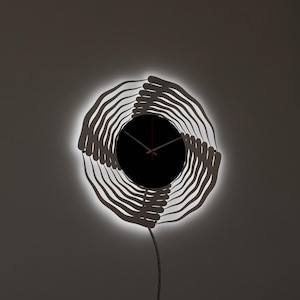 Reloj de pared LED de metal con ondas en espiral, reloj de pared extragrande con espejo de plexiglás, reloj de metal silencioso moderno abstracto, reloj de pared decorativo para oficina