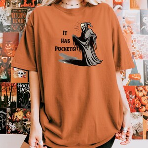 Grappig Halloween-shirt, het heeft zakken T-shirt Magere Hein, spookachtig seizoenscadeau, trendy meme-shirt, vintage gotisch T-shirt, gothic-cadeaus, herfstkleding afbeelding 5