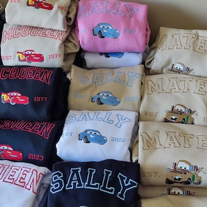 Sweat brodé voitures, col rond couple personnages de film de voiture, cadeau d'amis personnalisé, sweat Mcqueen Sally, sweat drôle de dessin animé
