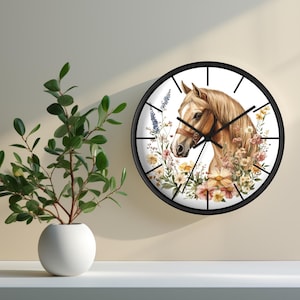 Bloemen paard wandklok | Bruine paardenklok voor boerderij | Klok met paard en bloemen | Cadeau paardenliefhebber | Woondecoratie paard | Paardencadeau