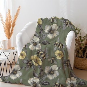 Bee Blanket Gift for Bee Lover | Bee Themed Blanket | Beekeeper Gift | Bees and Flowers Blanket | Nature Themed Blanket Home Decor