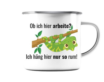 Ich hänge hier nur so rum! - Emaille Tasse (Silber) Chameleon