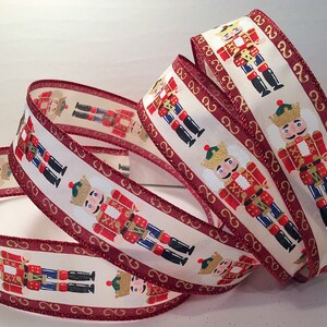 Linda fita com fio de 1,5 polegadas com adoráveis quebra-nozes no meio - 5 jardas para arcos, guirlandas, decoração, laços de cabelo, Natal metálico