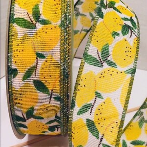 Beau ruban à mailles légères câblées de 1,5 pouce en blanc avec des citrons - 5 mètres pour les couronnes, décoration de limonade printemps-été