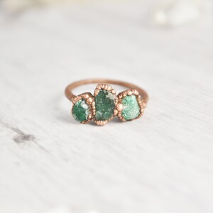 Raw Emerald Ring, Uncut Stone Ring, Crystal Ring for Women, Birthstone Copper Ring, Rough Raw Emerald Jewelry, Natural Gemstone Ring