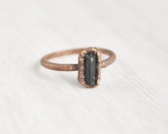 Raw Black Tourmaline Ring, Stone Ring Protection, Crystal Ring, Copper Ring, Womens Gemstone Ring, Raw Black Tourmaline Jewelry