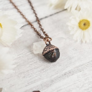 Raw Garnet Necklace, Garnet Charm Necklace, Red Gem Choker Necklace, Natural Garnet Jewelry, Rough Stone Necklace, Copper and Crystal