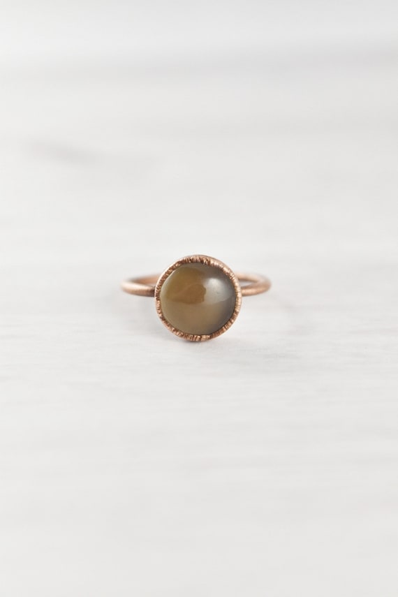 CRYSTAL RING SOFT BROWN CRYSTAL RING SOFT BROWN