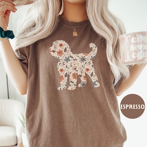 Floral Golden Doodle Comfort Colors® Shirt, Goldendoodle Dog Mom Wildflower T-shirt, Cottagecore Tee, Gift for Puppy Lover Owner New Mama